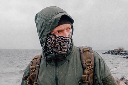 Шарф-труба: что такое бафф и как его носить?