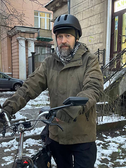 на велосипеде осенью