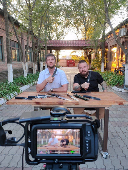 выставка туристических ножей