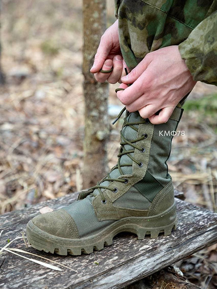 Ботинки с высоким берцем